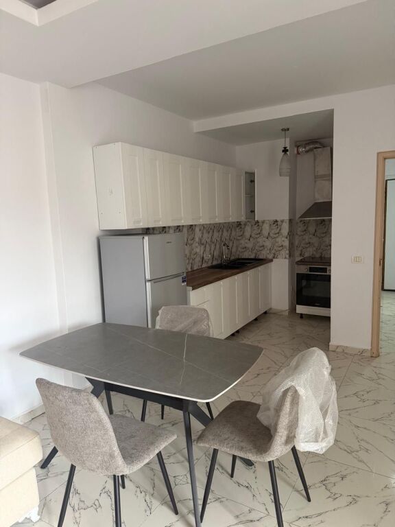 Jepet Me Qera Apartament 1+1+1 Ballkon