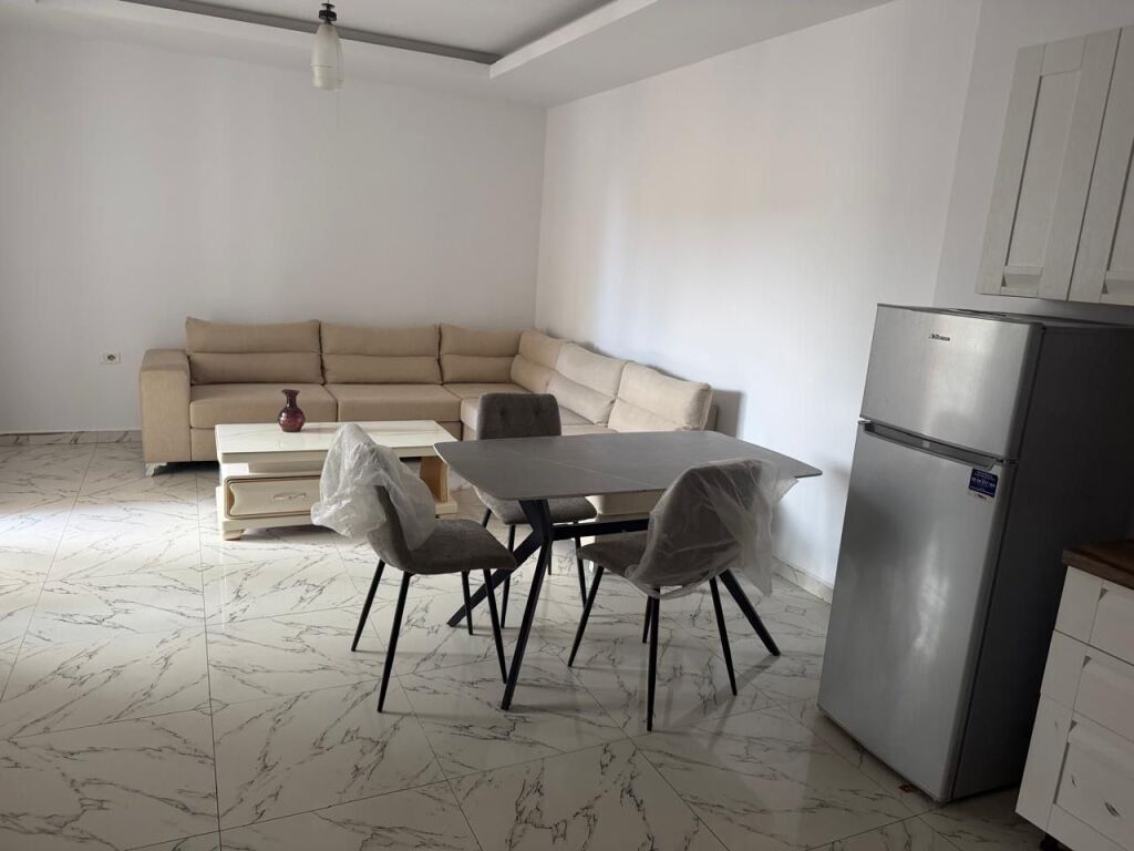 Jepet Me Qera Apartament 1+1+1 Ballkon