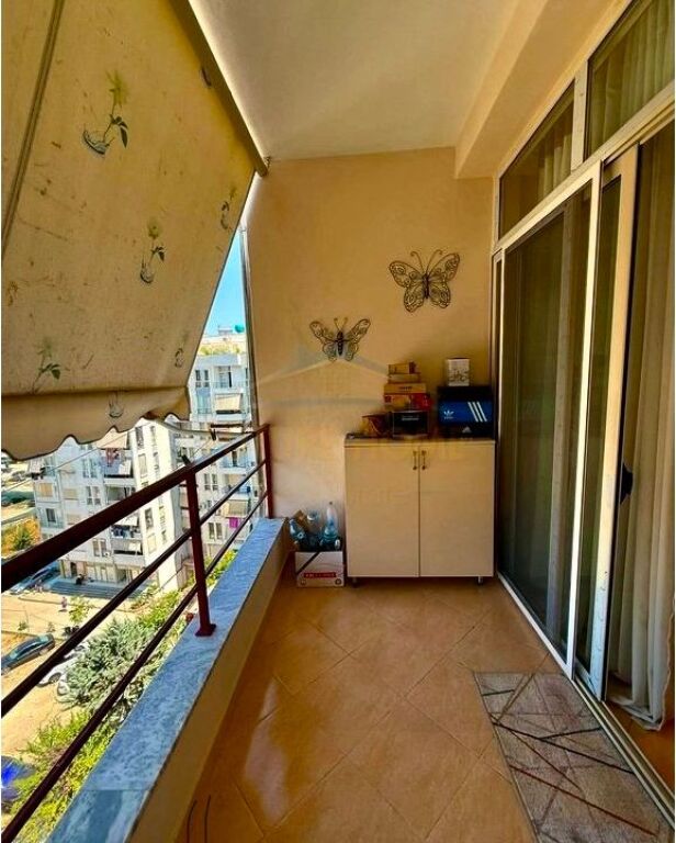 Shitet Apartament 1+1 + Post Parkimi | Unaza e Re, Tiranë