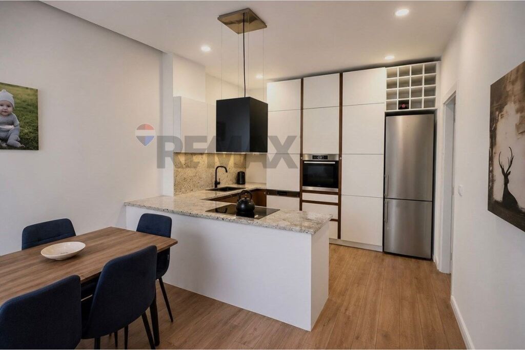 Shitet Apartament 2+1+2 - Laprakë, Blloku Gintash