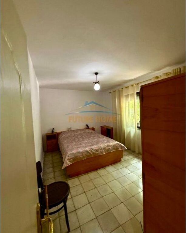 Shitet Apartament 3+1 | Ali Demi, Tiranë