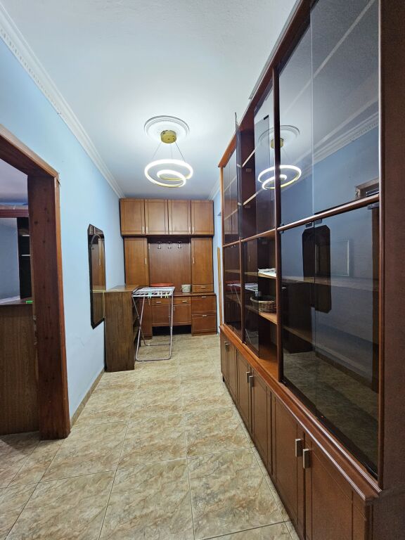 JEPET ME QIRA APARTAMENT 1+1 – RRUGA E ELBASANIT, PRANË ATSH-së