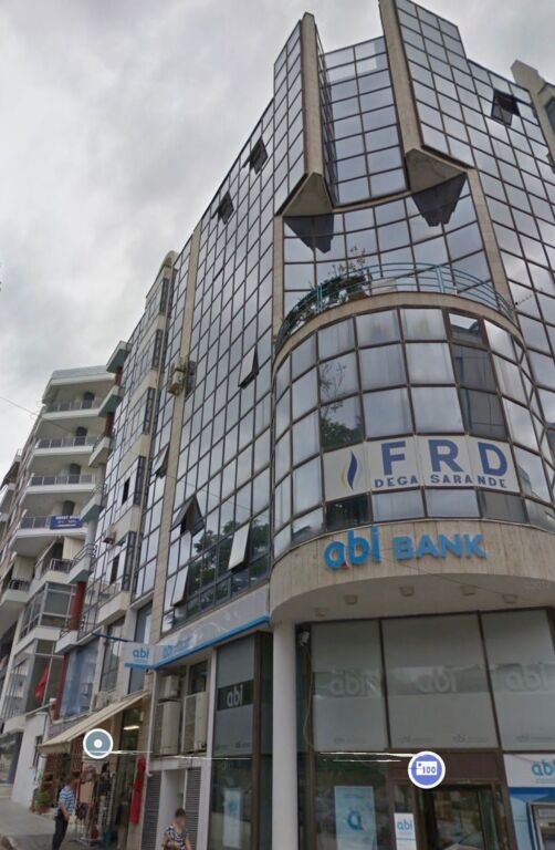 Apartament me Pamje nga Deti ne Qender te Sarandes