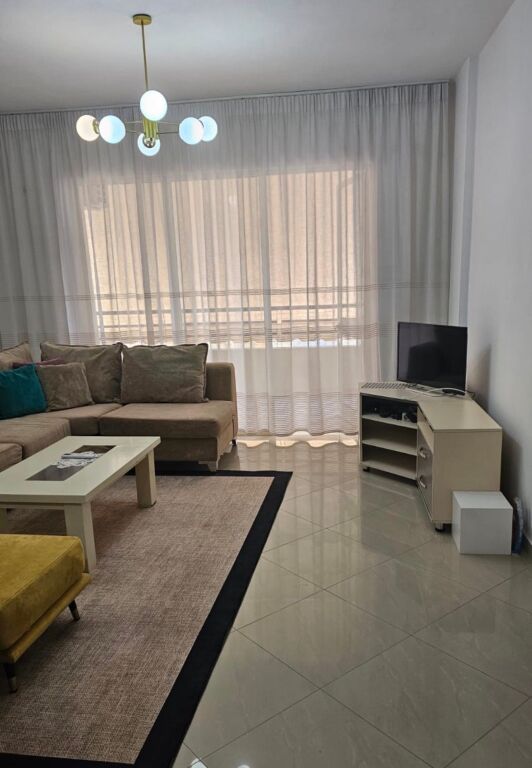 Jepet me qira apartament 1+1 në Astir!