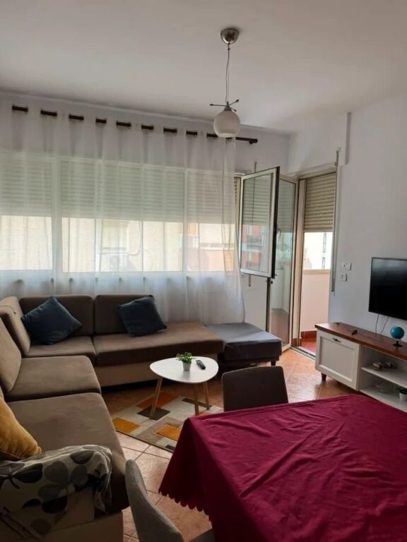 Jepet Me Qera Apartament 1+1+1 Ballkon