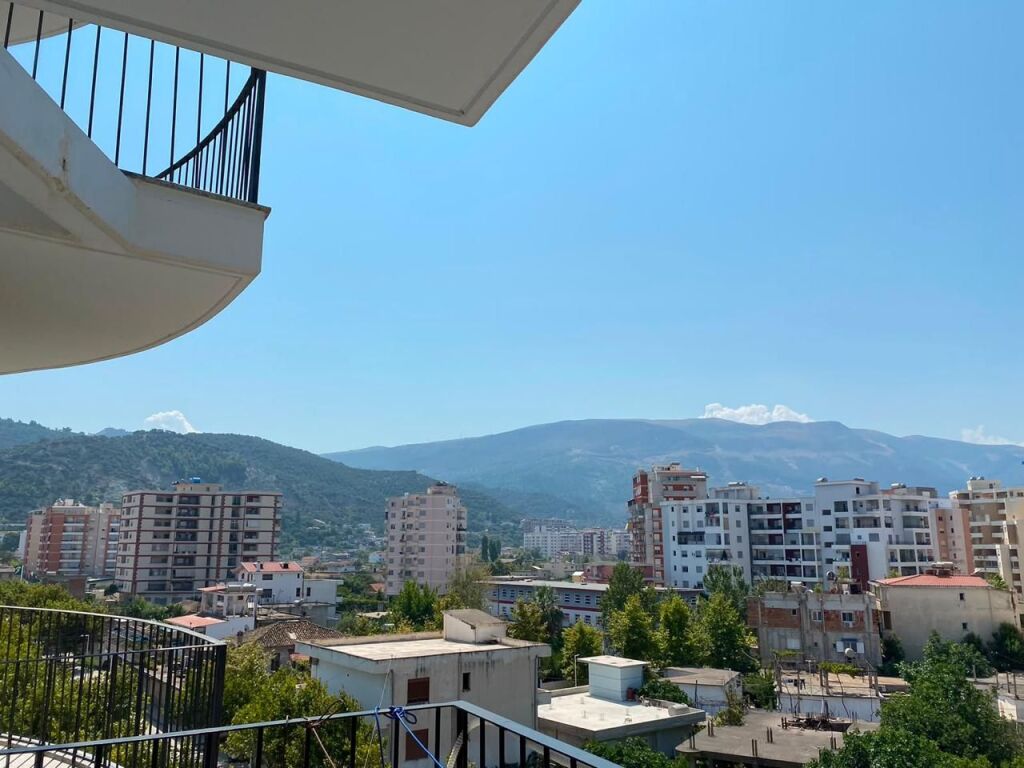 Appartamento in affitto a lungo termine Vlora, Centro città  +1y