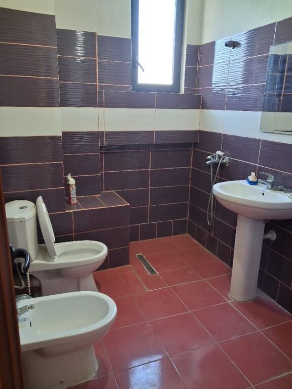 Jepet Me Qera Apartament 2+1+2 Tualete + 2 Ballkone