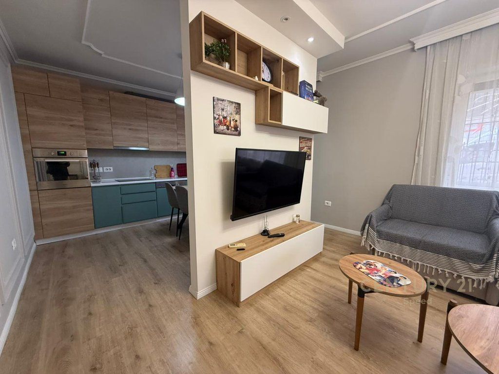 Apartment 1+1 and parking space for rent near the Medrese! (50,000leke )