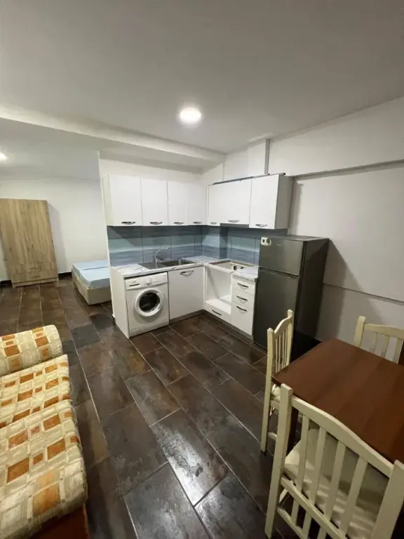 Qera | Garsoniere | Spitali Amerikan 2 | 350 €/muaj