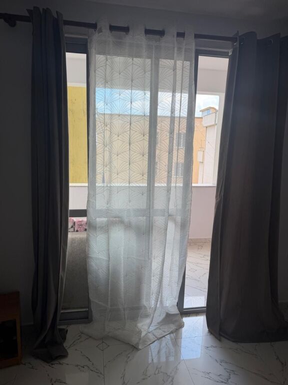Jepet Me Qera Apartament 1+1+1 Ballkon