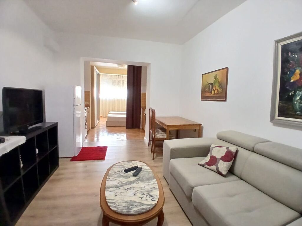 In Affitto Appartamento 1+1+1 Balcone