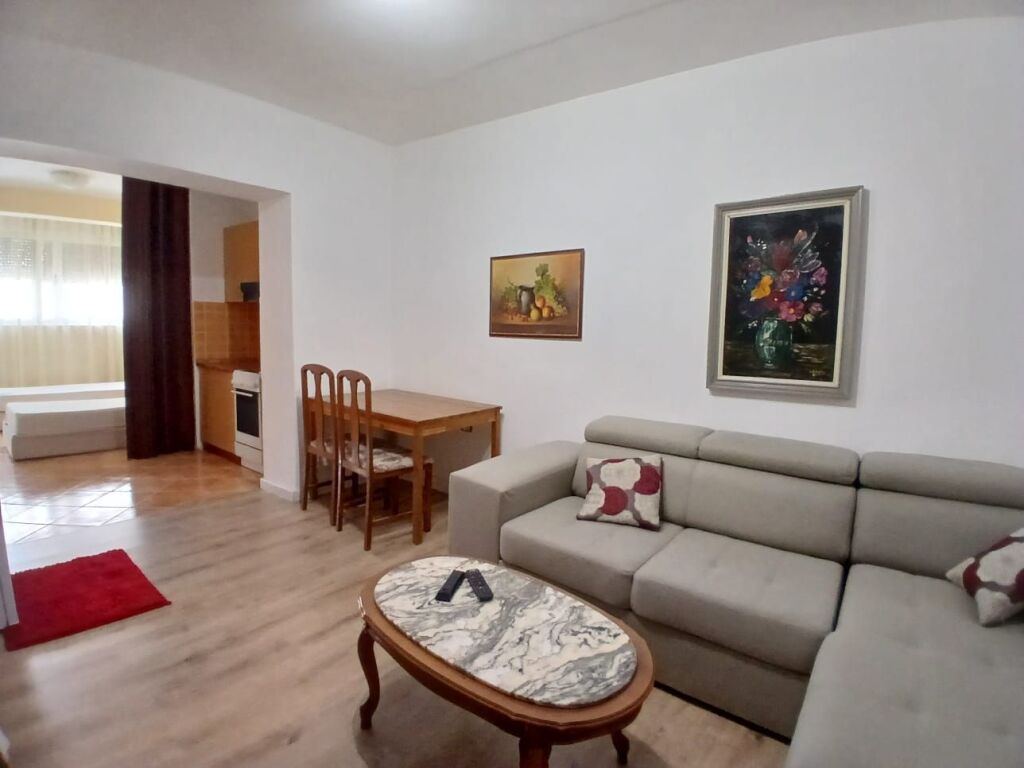 In Affitto Appartamento 1+1+1 Balcone