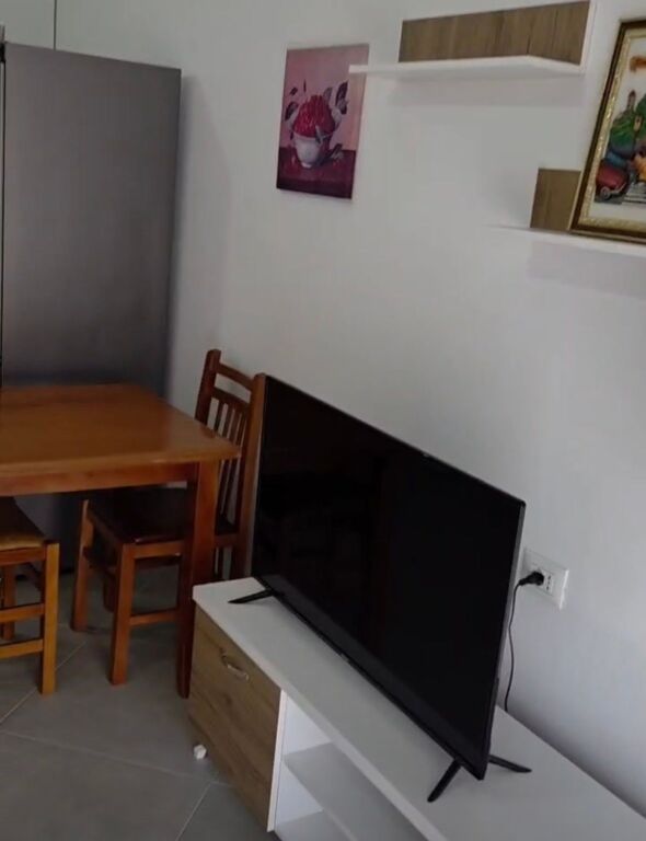 Jepet Me Qera Apartament 1+1+1 Ballkon