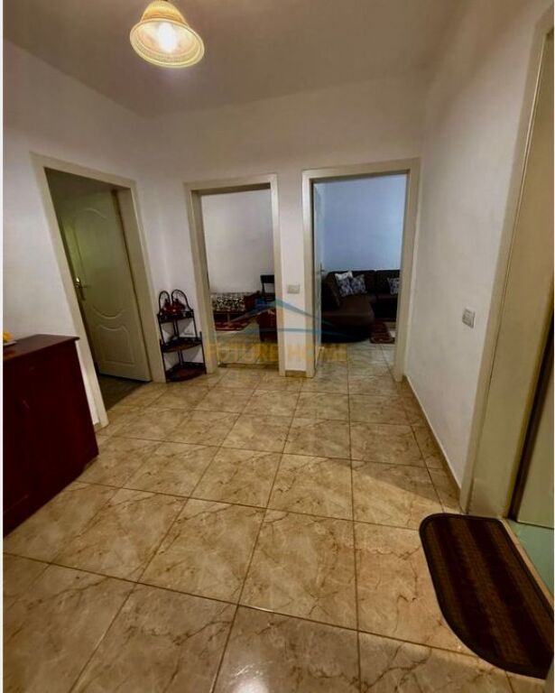 Shitet Apartament 3+1 | Ali Demi, Tiranë