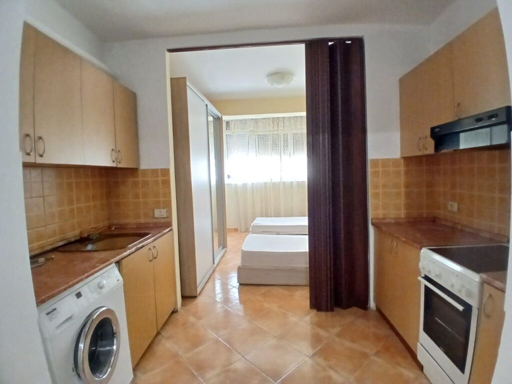 In Affitto Appartamento 1+1+1 Balcone