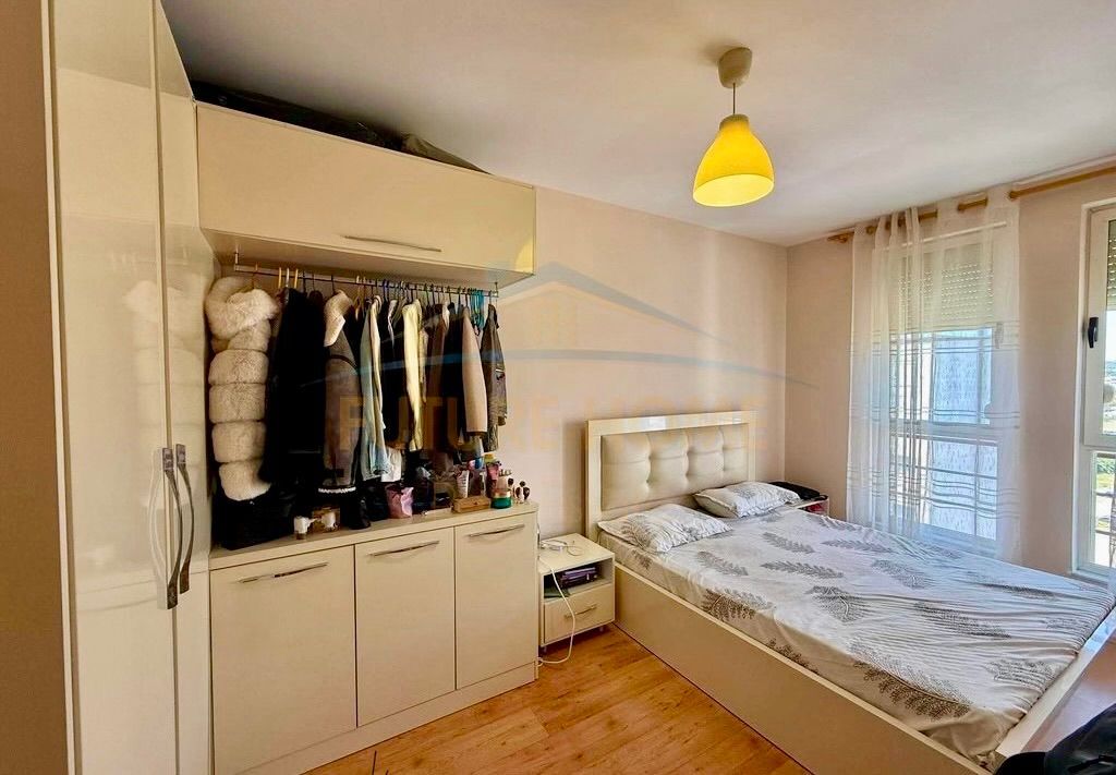 Shitet Apartament 1+1 + Post Parkimi | Unaza e Re, Tiranë
