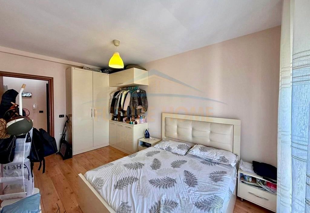 Shitet Apartament 1+1 + Post Parkimi | Unaza e Re, Tiranë