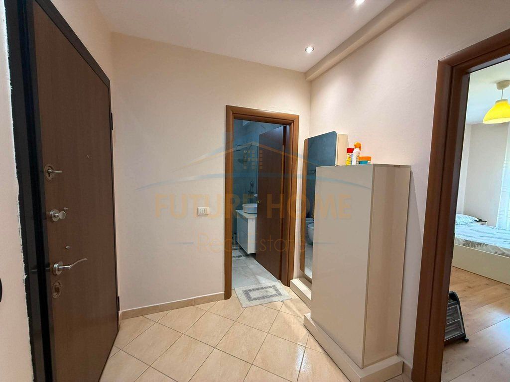 Shitet, Apartament 1+1+ Post Parkimi, Unaza e Re, Tirane