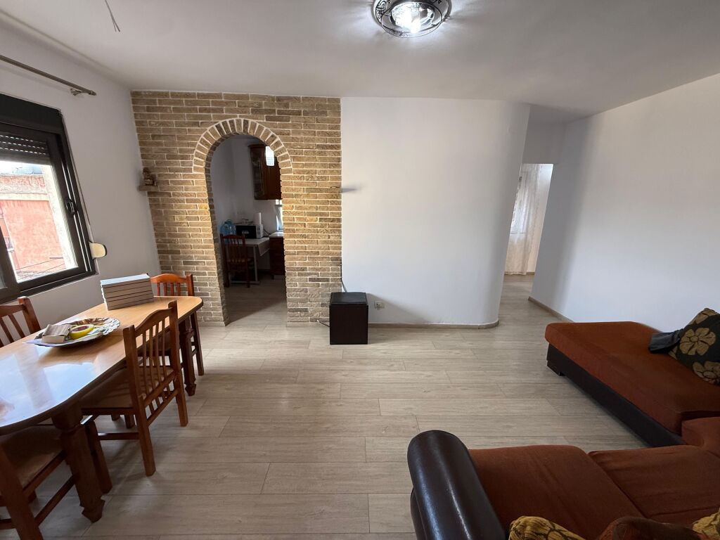Apartment 2+1 for sale Brryl roadside