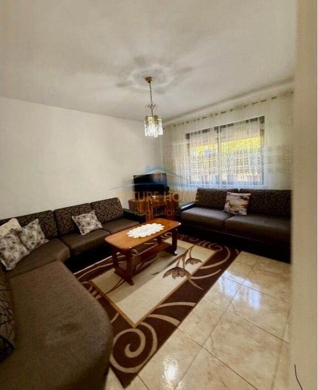 Shitet Apartament 3+1 | Ali Demi, Tiranë