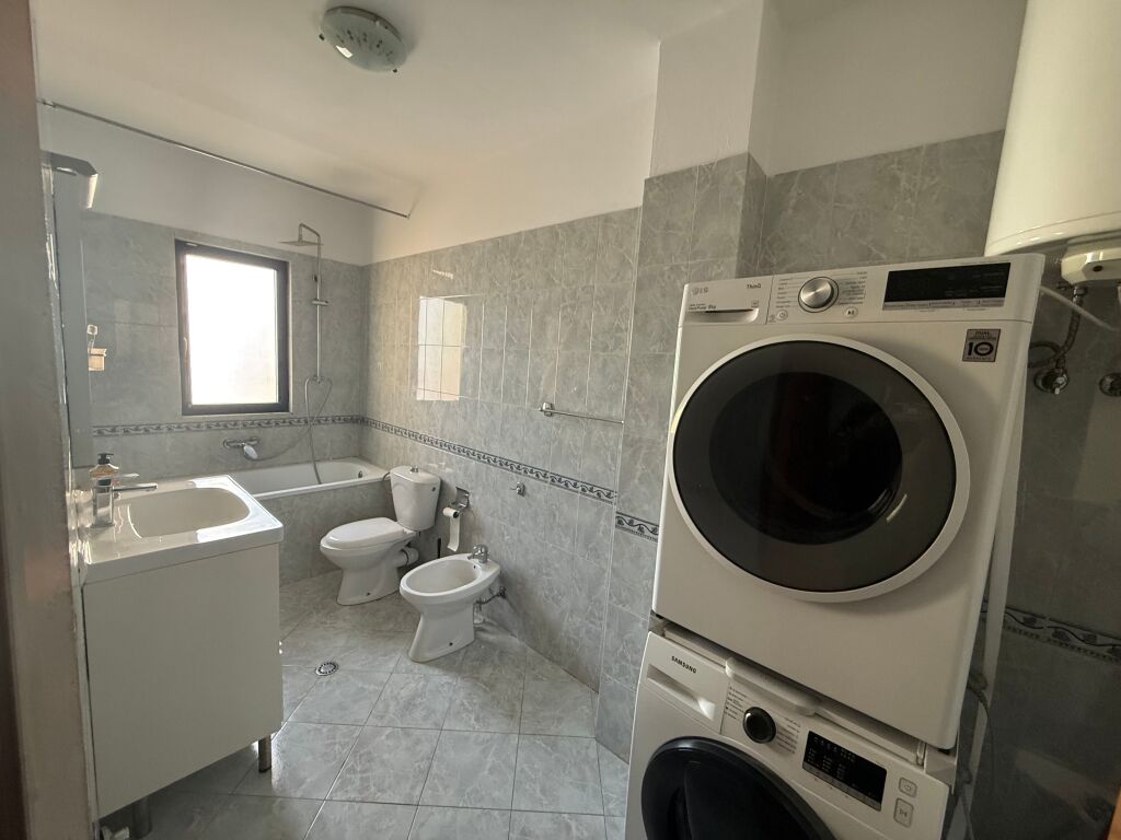 🏡 Jepet me qira apartament 2+1 në Bulevardin Gjergj Fishta!