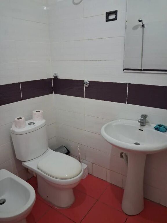 Jepet Me Qera Apartament 2+1+2 Tualete + 2 Ballkone