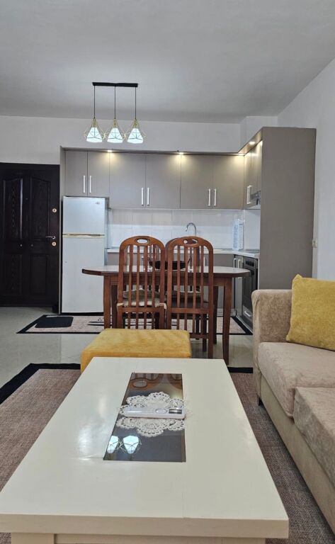 Jepet me qira apartament 1+1 në Astir!