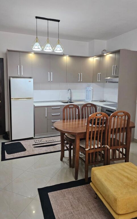 Jepet me qira apartament 1+1 në Astir!