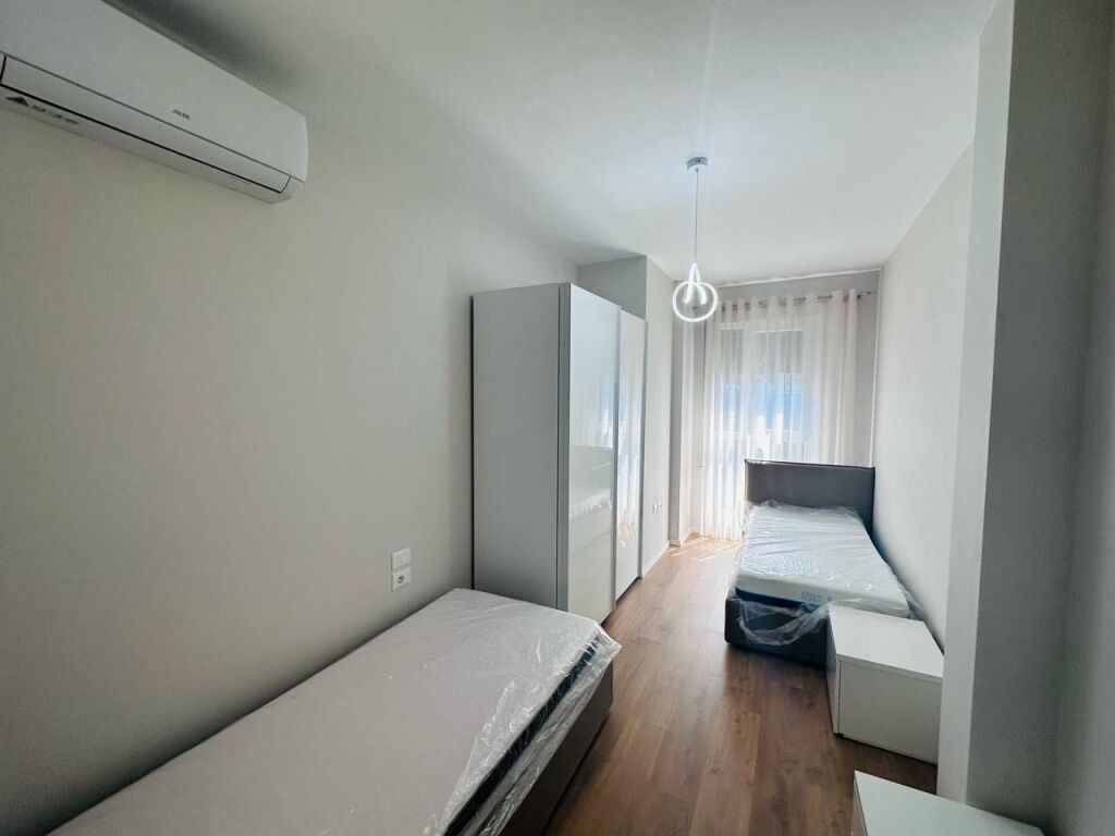 Affittasi Appartamento 2+1+1 Posto Auto + 1 Balcone