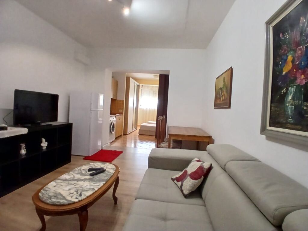In Affitto Appartamento 1+1+1 Balcone