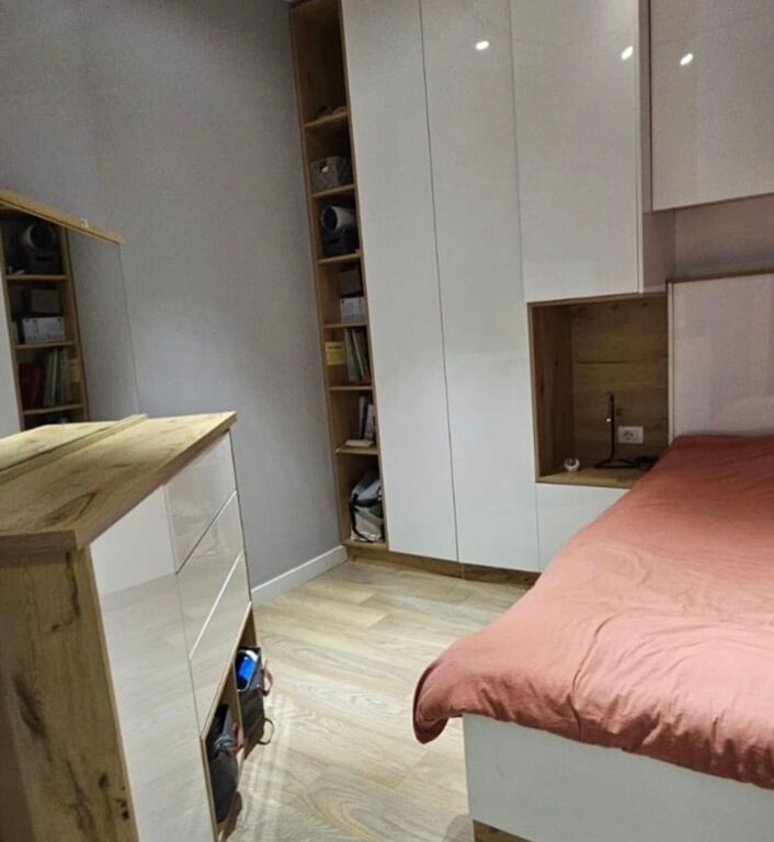 Jepet me qira apartament 1+1 te Kopshti Botanik!