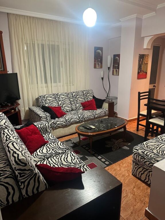2+1,pallat me ashensore,laprake te klinika globe,550 mije leke