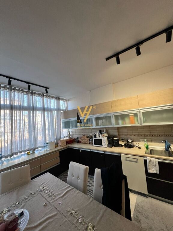JEPET APARTAMENT 2+1+2+BLK ME QIRA TE RRUGA KOSOVAREVE 90.000 LEKE