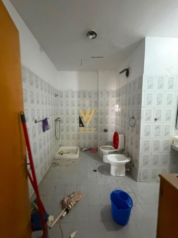 BUSINESS PREMISES FOR RENT 136 M2 AT 21 DHJETORI 700 EURO
