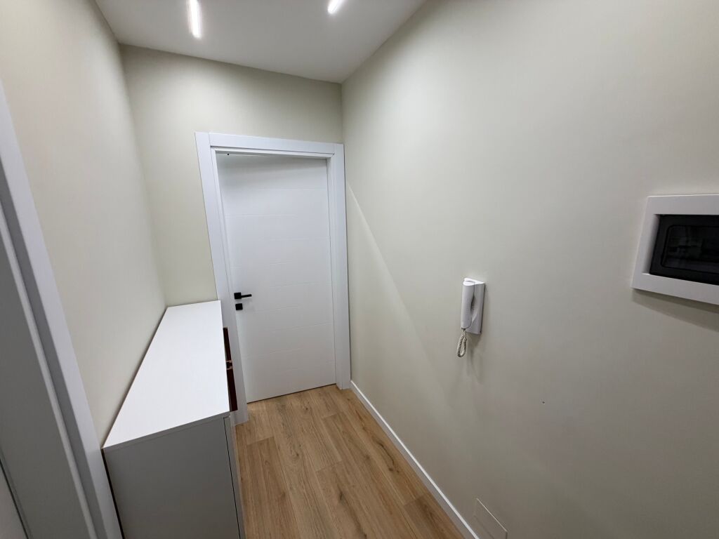 🏡 Jepet me qira super apartament 2+1+2  📍 Yzberisht, tek KMY, përballë Fitness Bar UNIK   💶 Çmimi: 60,000 Lekë/muaj  