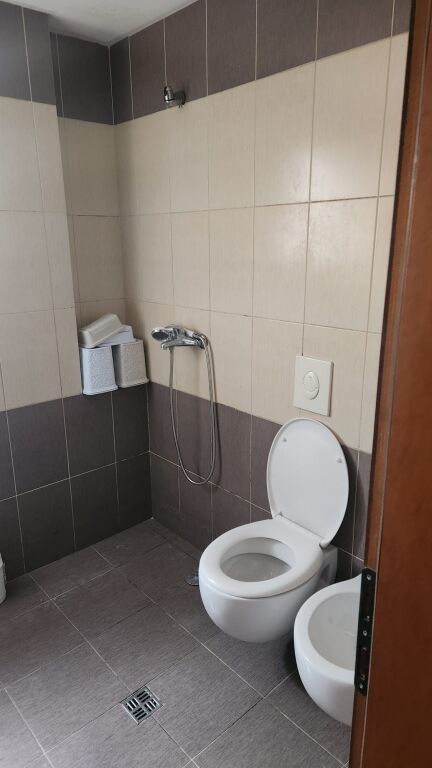 Jepet Apartament me Qira – Sauku i Vjetër, Tiranë