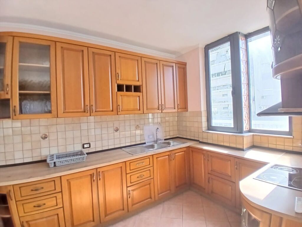 Jepet Me Qera Apartament 2+1+2 Tualete +2 Ballkone