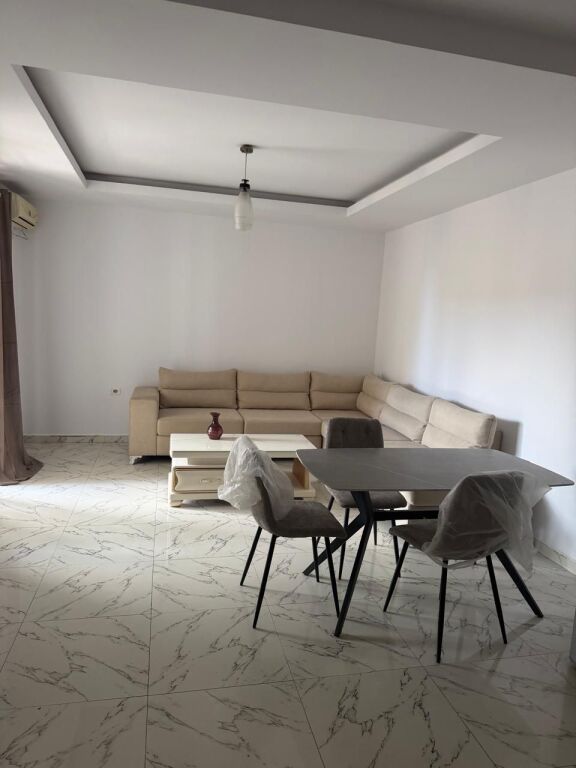 Jepet me qira apartament 1+1