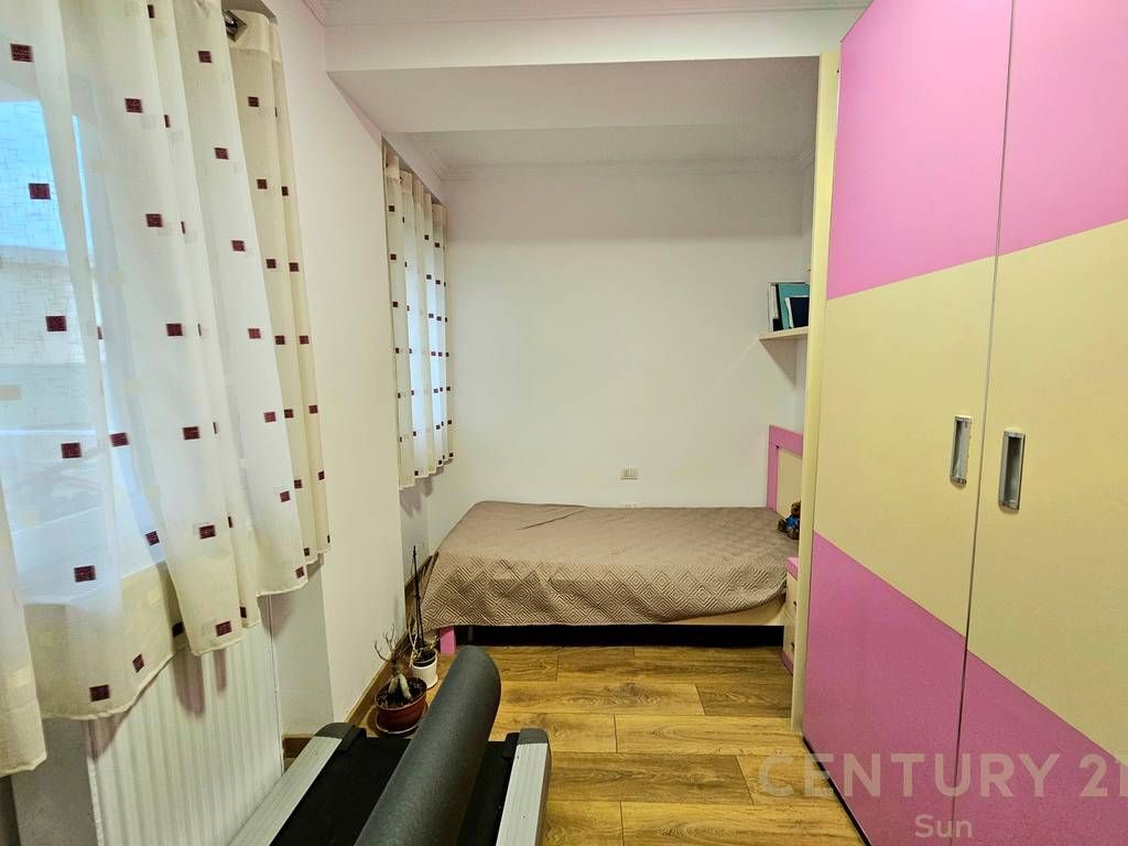 APARTAMENT 2+1 PER QIRA PRANE KOPSHTIT BOTANIK 700 € /Muaj