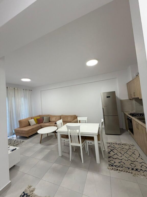 Apartment 2+1 for rent Opposite American 3