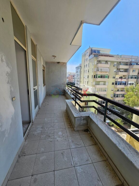 SHITET APARTAMENT 3+1+2  NE PLAZHIN ILIRIA, DURRËS