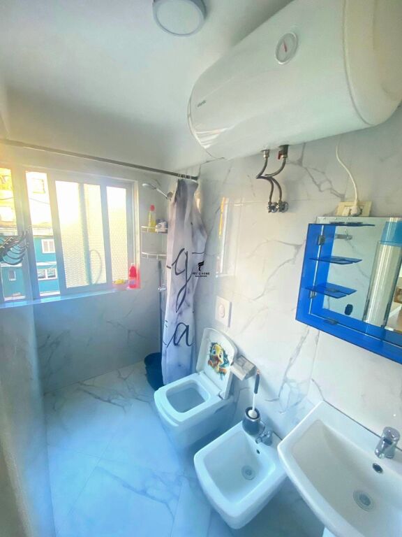 GARSONIERE ME QERA 40M2 21 DHJETORI 44.000 LEKE FH-82262