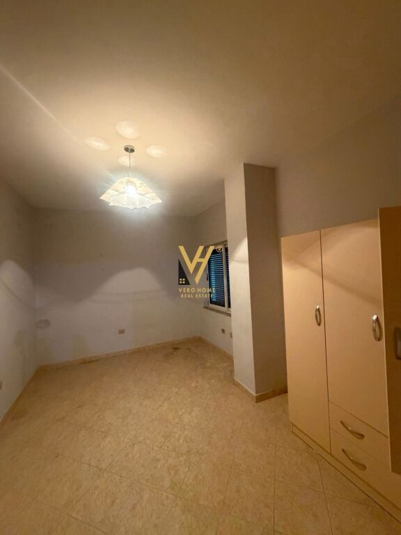 BUSINESS PREMISES FOR RENT 136 M2 AT 21 DHJETORI 700 EURO