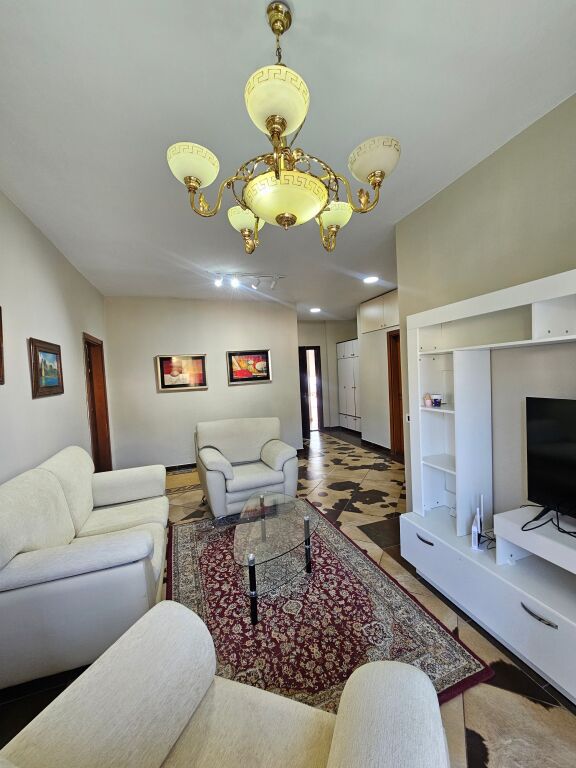 Jepet me Qira Apartament 2+1 | Fresk  Rruga Dalip Topi,  me sipërfaqe 70 m², i pozicionuar në katin e 2-të çmimi 40,000 leke