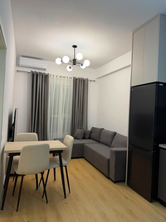 🏡 Jepet me qira apartament 1+1  📍 Vendndodhja: Kompleksi Kadiu