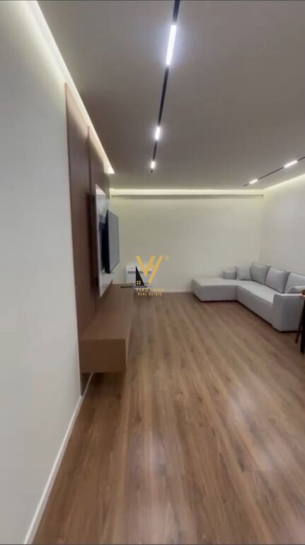JEPET APARTAMENT 2+1+2+BLK ME QERA TE RR.DRITAN HOXHA 1.000 EURO
