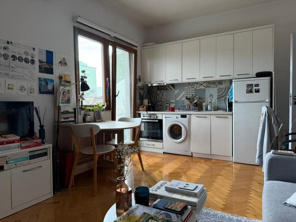 APARTAMENT ME QERA 1+1 MYSLYM SHYRI 55.000 LEKE FH-82132