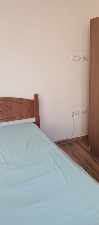 APARTAMENT 1+1. 22000 LEKE.ISH TREGU ELEKTRIK