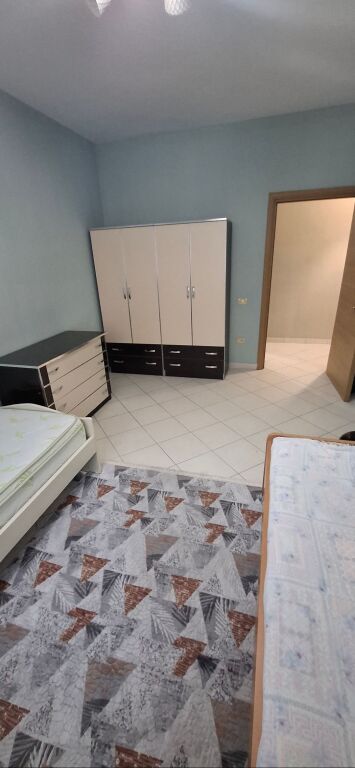 Apartament me Qera