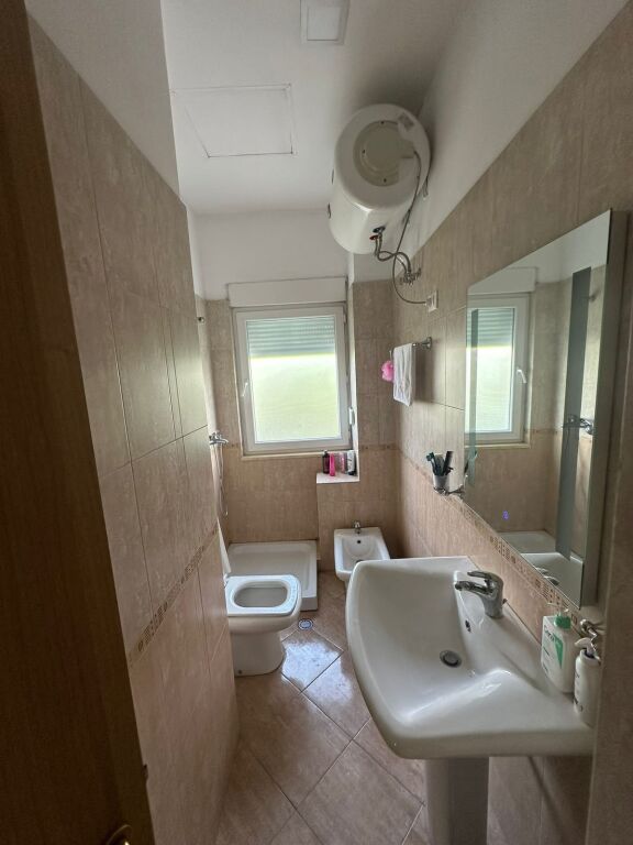 Jepet me qira 2+1+1 Kthesa e Kamzes Casa Italia 650€